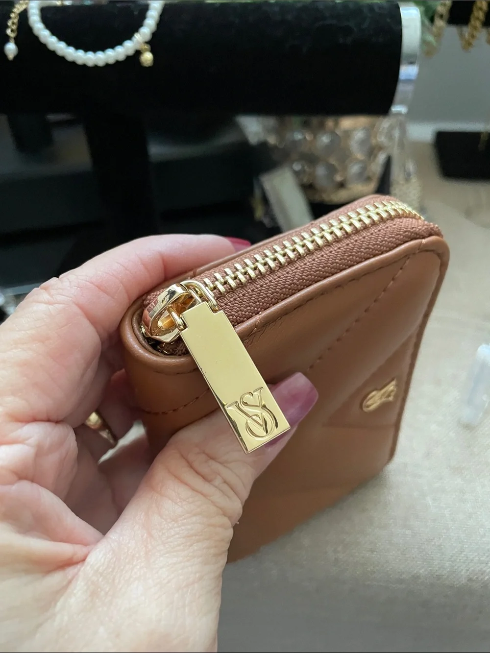 ✨Victoria's Secret Quilted Compact Zipper Wallet ✨NEW